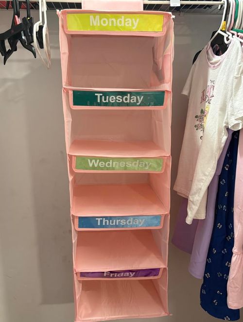 Monday–Friday Hanging Clothes Organizer (Kids’ Weekly Outfit Planner) 👕📅✨