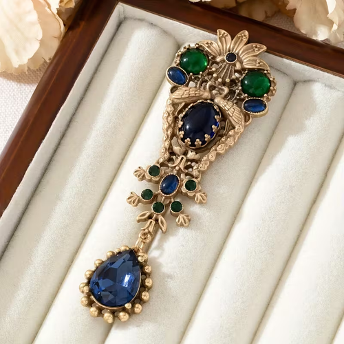Gorgeous Elegant Vintage Style Brooch