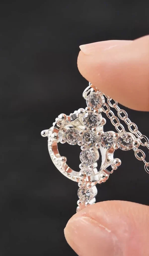 👑Crowned in Faith Cross Necklace (silver one)