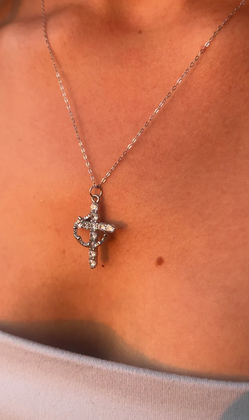 👑Crowned in Faith Cross Necklace (silver one)