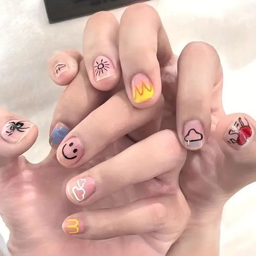 🇲🇦🔥 قلم تزيين الأظافر بـ 12 لونًا – أداة مكياج ناعمة وسريعة الجفاف – الدفع عند الاستلام 💅🎨✨🛒
