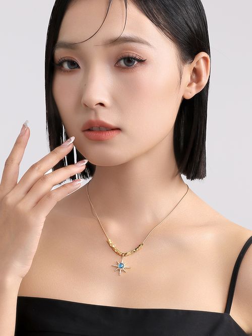 Zircon Sunflower Pendant Necklace for Women