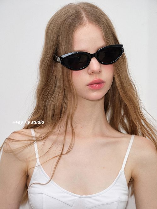 Retro Cat-Eye Sunglasses with UV Protection for Women