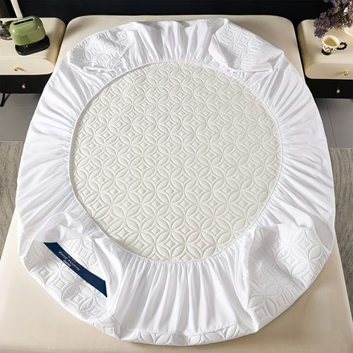 🔥FINAL 5 AT PROMO PRICE🔥 Premium Waterproof 3PCS Bedding Set Includes 1 Mattress Protector And 2 Pillowcases, Crafted From Soft Breathable And Skin-Friendly Fabric With Stylish Solid Color Ultrasonic Embossed Design, Effectively Protects Your Mattress And Prevents Pillow Yellowing, Machine Washable And Ideal For Family Master Bedroom And Luxury Homes.