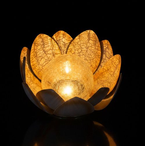Solar-powered lotus-shaped decorative lights for courtyards
