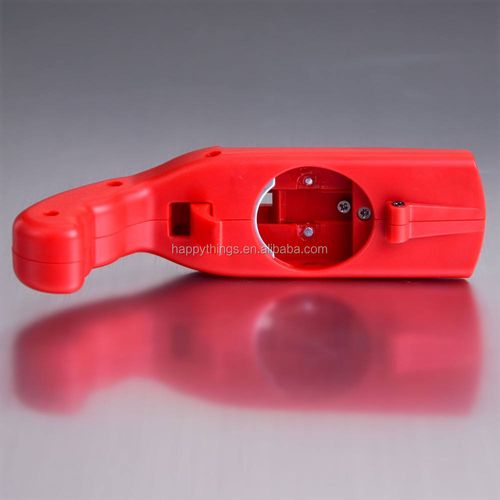 Creative catapult bottle openers come in shapes like toy cap guns, sniper rifles, and pistols. They serve as affordable kitchenware, party toys, and bar tools, suitable for opening beer and other types of drinks.