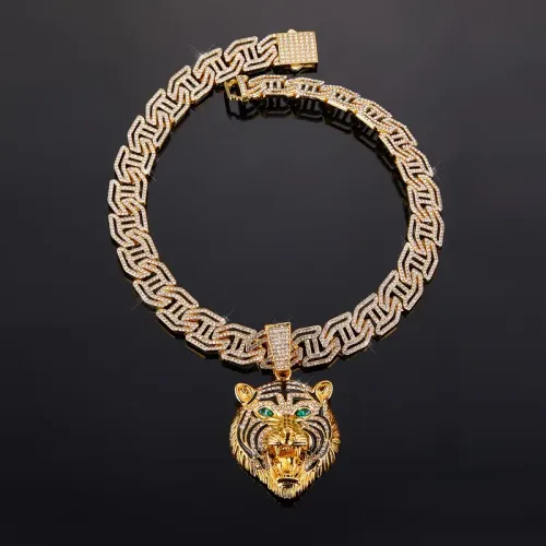 Full of diamond tiger pendants niche Cuban necklace for men.