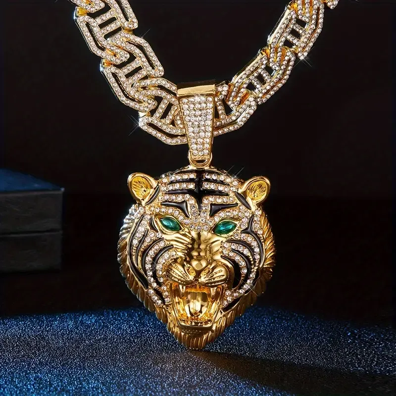Full of diamond tiger pendants niche Cuban necklace for men.