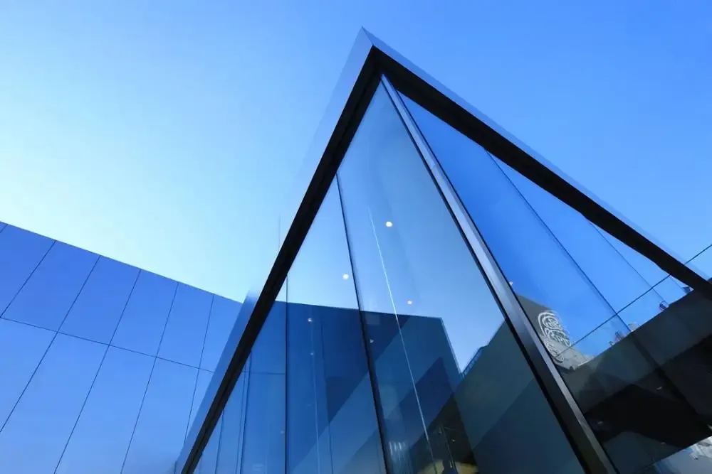 Business waterproof luminous dual calendar men's quartz watch with diamond-shaped pointed top