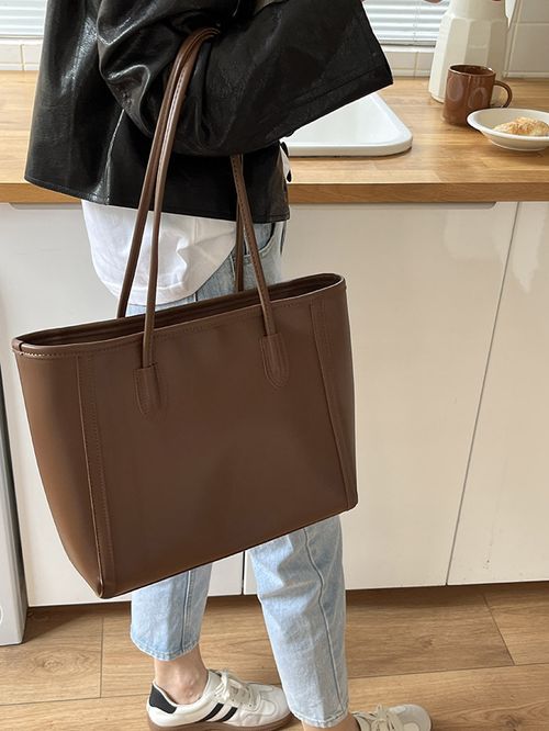Chic Tote Bags: Effortless Style & Function