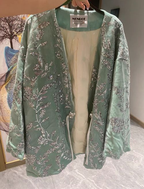 (In stock) New Chinese style women's clothing, national style Tang suit top, design sense gold velvet, heavy sequin velvet jacket