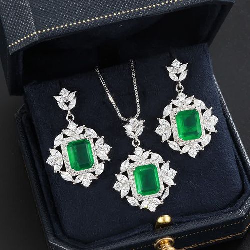 Buddha Stones Emerald Crystal Red Corundum Confidence Courage Ring Earrings Necklace Pendant