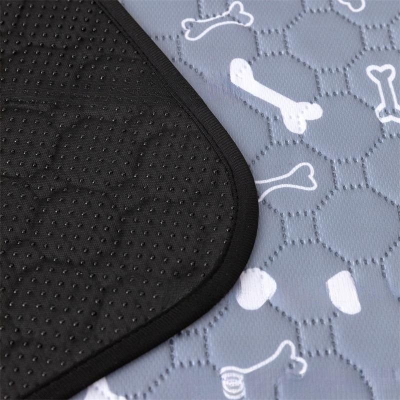 Pet pee pads  pet training tools  solve pet ownership problems Reusable  Machine washable Suitable for indoor and outdoor use.