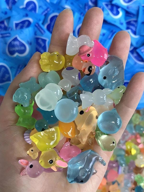 Luminous Magical Artistic Lightweight Mini Glow-in-the-Dark Animal Resin Desktop Statues100pc Random Color Surprise Mystery Bags Dollhouse DIY Craft Mini Gifts Home Decor dorm essentials