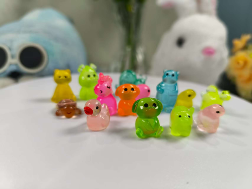 Luminous Magical Artistic Lightweight Mini Glow-in-the-Dark Animal Resin Desktop Statues100pc Random Color Surprise Mystery Bags Dollhouse DIY Craft Mini Gifts Home Decor dorm essentials