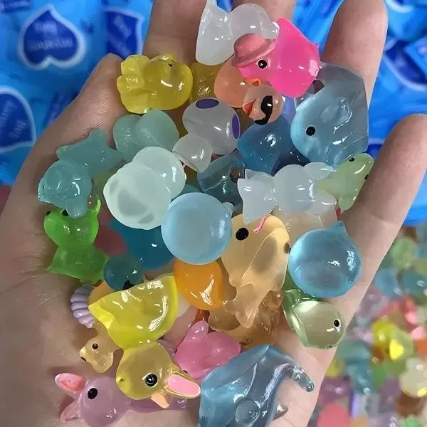 Luminous Magical Artistic Lightweight Mini Glow-in-the-Dark Animal Resin Desktop Statues100pc Random Color Surprise Mystery Bags Dollhouse DIY Craft Mini Gifts Home Decor dorm essentials