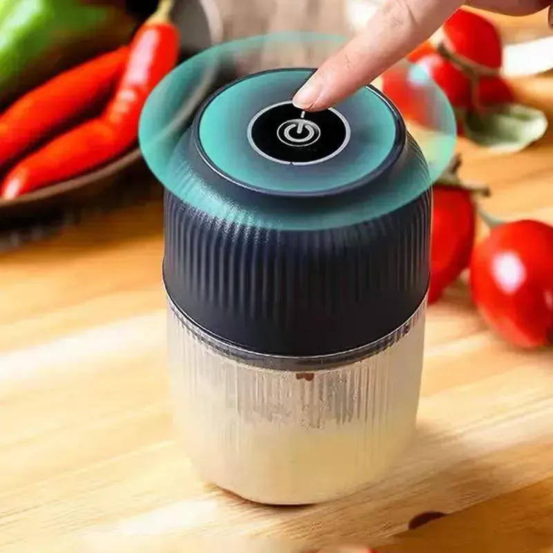 Electric Garlic Chopper4 Sharp BladesPortable Veggie Chopper300ML Garlic Grinder Masher Onion Chopper, Blender to Vegetable, Cordless Food Processor for Ginger, Chili, Fruit, Meat, Spices, Beans, etc