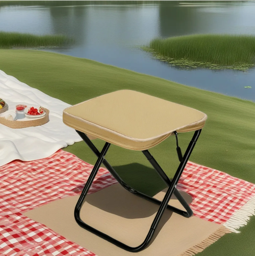 Bolsa para canetas estilo mochila e cadeira dobrável, tecnologia preta imaginativa Uma ferramenta para dois usos.  Quando desdobrado, ele se transforma instantaneamente em uma mini cadeira dobrável.  O tecido Oxford é durável e a estrutura é estável, capaz de suportar peso.  Adequado para uso na escola, camping ou ao fazer uma pausa na rua.  Este é um gadget criativo e prático ao ar livre!