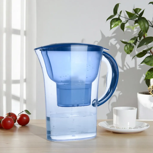 净水壶O purificador de água atualizado, feito de materiais de qualidade alimentar, filtra 99% das impurezas, alcançando o nível de purificação da água potável.  Filtragem com um clique, filtre e beba imediatamente, super conveniente!  Adequado para uso doméstico e no escritório.  Beba boa água com ele!