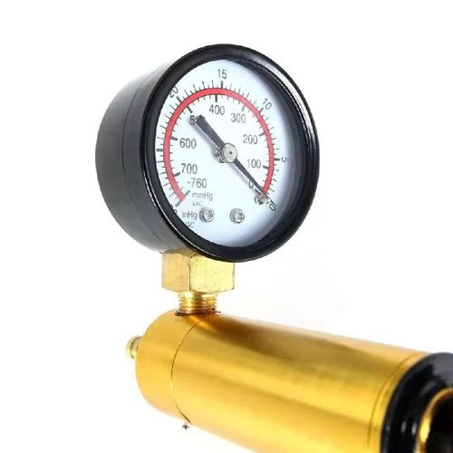 Conjunto de bomba de vácuo manual, a ferramenta chave para o diagnóstico de reparo automático.  Este dispositivo de detecção manual de vácuo é rápido, preciso e estável.  Ele passou de uma ferramenta comum para um médico especialista para o sistema de vácuo automotivo, tornando-se uma ferramenta de diagnóstico essencial para profissionais de reparo de automóveis e entusiastas de automóveis.