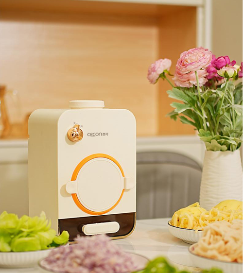 Cortador elétrico de legumes, com 5 tipos de lâminas, capaz de processar ingredientes de grandes dimensões sem desmontagem.  Basta pressionar uma vez e ele cortará os alimentos sem esforço, tornando-o muito conveniente de usar e fácil de limpar, mantendo uma boa aparência.  Seja você um iniciante na cozinha ou um cozinheiro profissional, com este dispositivo, você pode preparar rapidamente ingredientes uniformes e deliciosos, aumentando assim a eficiência e o prazer de cozinhar.