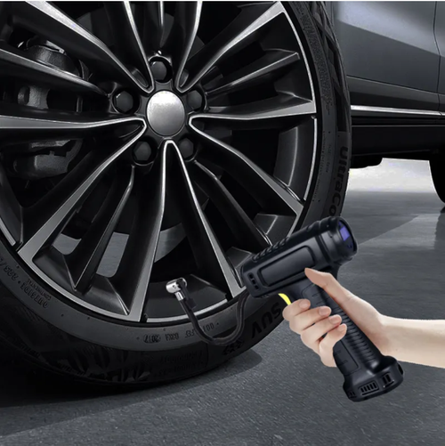 Bomba de ar a bordo com display digital estilo revólver.  O design estilo pistola é fácil de operar.  A grande tela digital predefine com precisão a pressão dos pneus e para quando totalmente inflada.  O motor de alta velocidade infla rapidamente.  As luzes LED são convenientes para uso à noite.  Carregue-o para dirigir sozinho, garantindo que a pressão dos pneus esteja sempre em ordem, e você pode partir com tranquilidade.