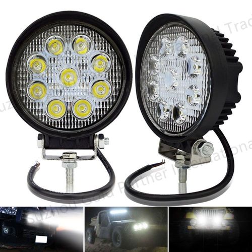 Ao fazer o pedido hoje, você receberá 2 luzes de LED militares montadas em veículos.  Eles são uma excelente escolha para fornecer iluminação intensa para máquinas e veículos.  Utiliza chips LED de alta qualidade e pode emitir luz forte à noite.  Ele possui funções à prova d'água e poeira, e apresenta um design científico de dissipação de calor.  É resistente e durável, e está equipado com um suporte flexível para fixação estável.