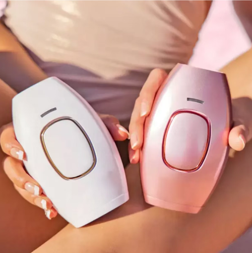 White Gold Hair Removal Device, pulse light to inhibit hair roots, 92% hair removed in 8 weeks: hair growth slows down in 1-2 weeks, hair volume decreases in 3-4 weeks, and there is almost no hair left after 8 weeks. The White Gold body is comfortable to hold, with gentle energy that is gentle on sensitive skin. You can enjoy full freedom of clothing throughout the year without worrying about showing skin.