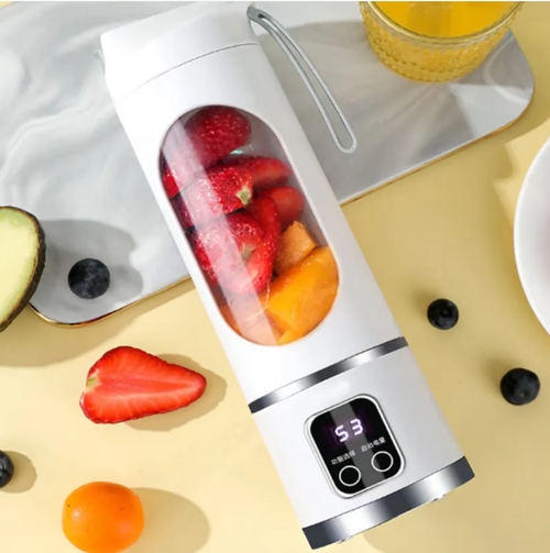 Coloque a máquina de suco fresco na sua bolsa!  Este espremedor sem fio de grande capacidade de 450ml tem três ajustes de ajuste: sem pressão para triturar gelo, líquido liso e fino sem filtração, pode ser usado dez vezes após uma única carga, portátil e fácil de limpar.  Você pode fazer suco de frutas a qualquer momento, seja no trabalho ou no acampamento, com sucos frescos e puros, e aproveitar a doçura refrescante a qualquer momento.  Prepare e sirva imediatamente