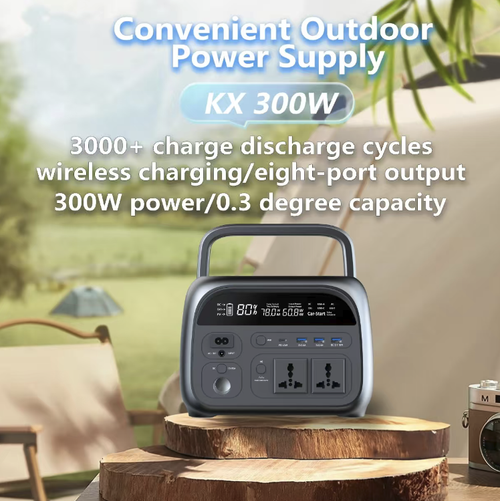 Esta fonte de energia móvel externa tem potência de 300W e capacidade de 0,3 kWh Ele suporta comutação ininterrupta da fonte de alimentação por nobreak em 0,03 segundos.é compatível com fonte de energia solar e possui design de alça portátil.É um parceiro de energia completo-em-um para acampamento,venda ambulante e energia de emergência reserva.Permite que você aproveite a liberdade da eletricidade a qualquer hora e em qualquer lugar.