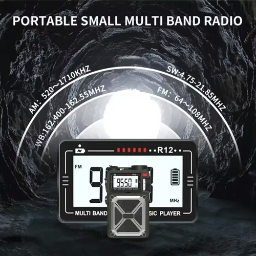 Este rádio de prevenção de desastres e sobrevivência de emergência pode receber informações de emergência em todas as faixas de frequência.  Ele suporta energia solar,Com uma grande capacidade de 4000mAh,ele também pode funcionar como power bank.Ele vem com iluminação LED, sinal de socorro SOS e funções de bússola.  O design militar de proteção tripla o torna uma ferramenta de sobrevivência completa para prevenção de desastres familiares, exploração ao ar livre e sobrevivência pós-apocalíptica.