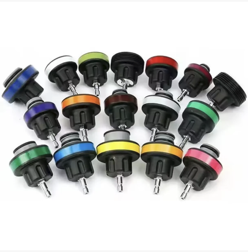 Este kit de ferramentas para detecção de vazamento de pressão do radiador do carro está equipado com velas de gama completa que se encaixam em todos os modelos. além de suportar o enchimento a vácuo do líquido de arrefecimento.  O manômetro de alta precisão, o material metálico durável e a operação simples fazem dele uma ferramenta de nível profissional para oficinas mecânicas e mecânicos testarem o sistema de refrigeração.  Vem com uma caixa de armazenamento personalizada.