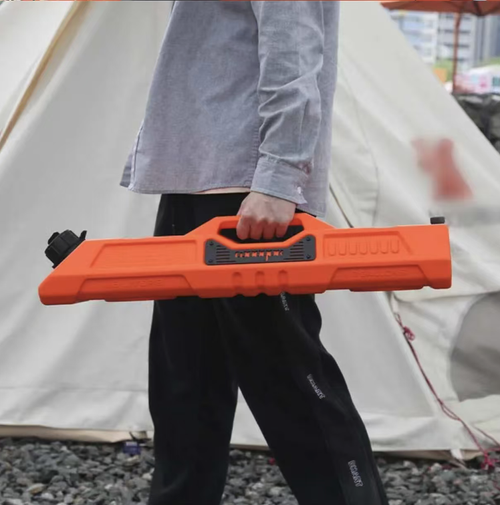 Este tanque reserva de óleo para camping ao ar livre de 1,7 galão é feito de material resistente LLDPE.Ele pode armazenar óleo e também servir como reservatório de água para chuveiro.Possui tampas duplas de trava de segurança melhoradas + válvula anti-refluxo para segurança e para evitar vazamentos.É uma ferramenta completa para suprimentos externos para armazenar água e óleo durante acampamentos e viagens off-road.  Ele permite que você tenha eletricidade e água à disposição a qualquer momento.