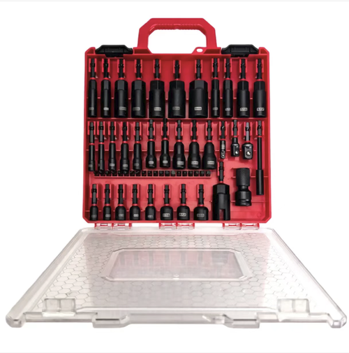 Conjunto de 55 peças com soquetes para impacto, com fixação magnética integrada resistente para parafusos e porcas. O conjunto inclui diversos comprimentos de soquetes e conectores de motor, adequados para furadeiras de impacto, furadeiras elétricas, reparos automotivos e desmontagem e montagem doméstica geral. A caixa de ferramentas transparente e multicamadas é portátil e pode ser facilmente armazenada, com os itens bem organizados para formar um kit completo de reparo.
