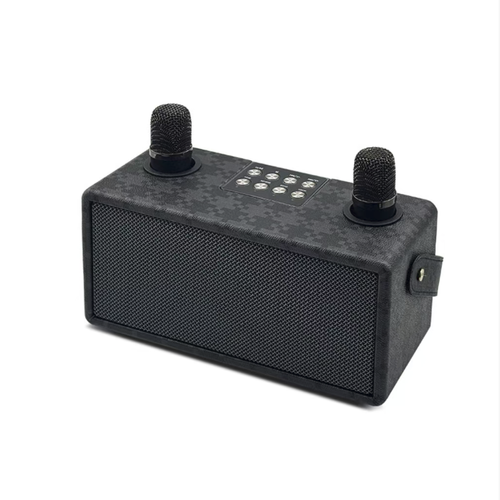 Um alto-falante Bluetooth para karaoke, equipado com dois microfones sem fio, possui uma carcaça em tecido e uma pulseira portátil. Suporta reprodução via Bluetooth, USB e cartão de memória, oferece saída estéreo e vem com diversos efeitos de canto. A bateria integrada pode ser utilizada sem alimentação elétrica, tornando-o adequado para reuniões familiares e atividades ao ar livre de curta duração. Não é adequado para grandes espaços, e volumes elevados podem causar distorção.