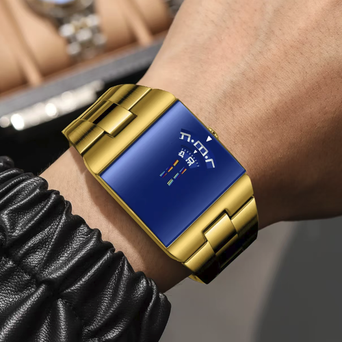 O novo relógio quadrado de quartzo masculino apresenta um caixa em metal dourado combinado com uma pulseira em aço, fundo azul e mostrador único. A pulseira em aço permite ajuste de tamanho mediante desmontagem e reencaixe. O movimento de quartzo oferece funções básicas de cronometragem. O design é moderno e casual, adequado tanto para deslocamentos como para encontros sociais. O relógio suporta apenas pequenas gotas de água, não pode ser submerso e deve evitar impactos bruscos.