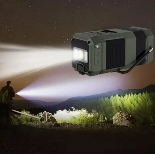 Dispositivo multifuncional de emergência todo em um, que suporta tanto energia manual quanto solar para carregamento de emergência. lâmpada de iluminação para acampamento e alarme sonoro e luminoso SOS, pode fornecer energia temporária a pequenos dispositivos. Adequado para acampamentos ao ar livre e preparação para desastres. A energia manual e solar servem apenas como suplemento de energia de emergência. Ligue-o regularmente para inspeções e evite armazenar em locais úmidos.