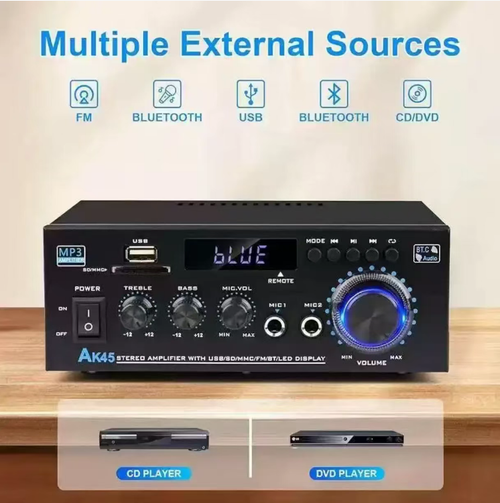 Amplificador de potência Bluetooth de duplo canal, com suporte a Bluetooth USB, cartão TF, reprodução multimodo de rádio FM,ajuste independente de frequências alta e baixa, e exibição digital na tela. O corpo metálico favorece a dissipação de calor, é compatível com alto-falantes passivos, adequado para uso doméstico, lojas e pequenos ambientes externos, podendo ser usado para montar um sistema de áudio simples. É um dispositivo de áudio prático para a construção de um pequeno sistema de som.
