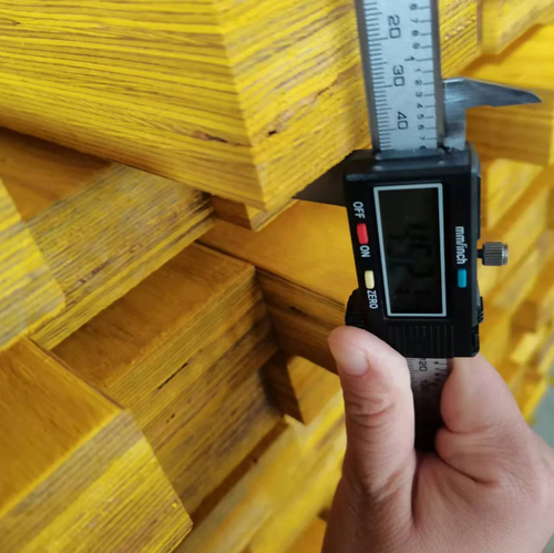 Paquímetro digital, medição rápida, precisa e fácil!  A tela de alta definição lê os dados instantaneamente, comutação de unidade dupla + reinicialização zero com um clique, com precisão de 0,01 mm para capturar com precisão.  O material de liga é resistente ao desgaste, adequado para vários cenários, como processamento mecânico e artesanato DIY, um grande auxiliar para medição!