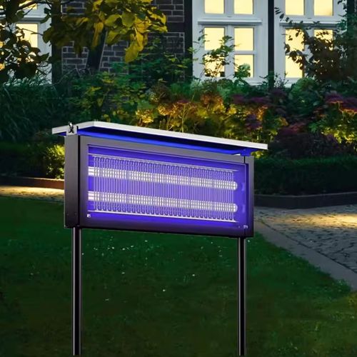 Lâmpada solar assassina de mosquitos, alimentada por energia solar sem fiação. A luz azul atrai mosquitos + controle físico de mosquitos. Seguro e ecologicamente correto. Pode ser pendurado ou conectado ao solo. Tem um amplo alcance para matar mosquitos, permitindo que você fique livre de problemas com mosquitos em cenários ao ar livre. É um guardião atencioso para uma noite de verão livre de mosquitos ao ar livre.