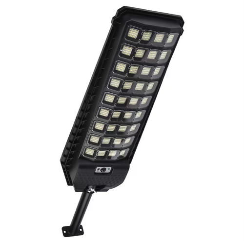 Este poste solar tudo-em-um é equipado com painéis solares policristalinos de alta eficiência, e pode ser totalmente carregado em apenas 6 horas.  Ele é equipado com tecnologia inteligente de radar para sensores do corpo humano, que o torna mais brilhante quando as pessoas estão presentes e escurece quando elas saem. Ele suporta controle remoto remoto para trocar de modo.  A estrutura impermeável integrada é durável e robusta, tornando-a uma escolha ideal para iluminação externa duradoura.