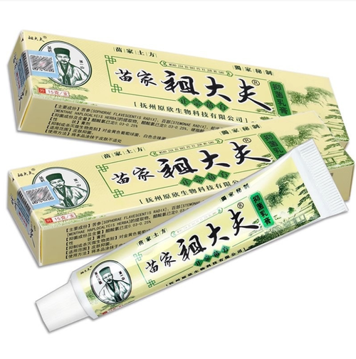 Faça o pedido hoje e você receberá 4 garrafas!  Contém ervas naturais como madressilva, que podem aliviar a coceira, vermelhidão e inchaço causados por picadas de mosquito, além do eczema.  A textura é fina e fácil de absorver.  Ele vem em um tubo portátil, tornando-o conveniente para usar a qualquer momento.  É uma escolha ideal para os cuidados com a pele de todos os membros da família.