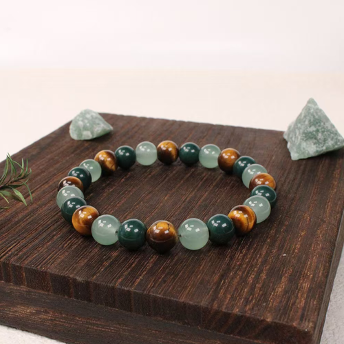 A pulseira natural Green Dongling é cheia de vitalidade natural e é uma excelente escolha para atrair riqueza e aumentar a sorte.  Ela pode ser combinada com uma bela caixa de joias para proteger a pulseira e realçar sua elegância.  É confortável de usar, mostrando confiança e charme.  É uma excelente escolha para uso pessoal ou como presente, abrindo a porta para sua riqueza e sorte!  Venha fazer seu pedido para levar para casa agora!