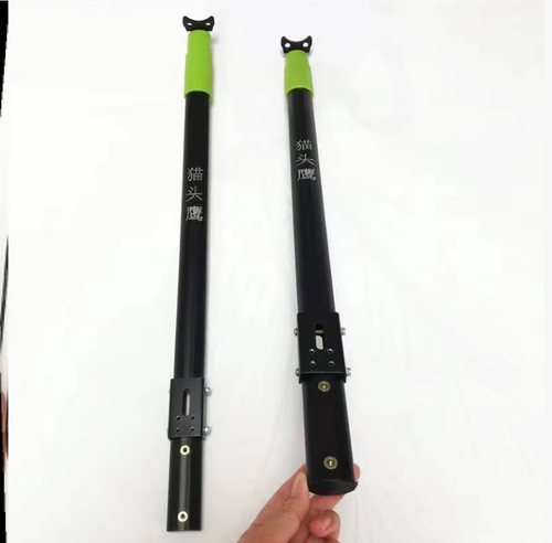 Owl telescopic exercise pole, two-section automatic locking design, adjustable length. The non-slip handle provides a stable grip. The U-shaped head of the pole can be paired with a green light positioning accessory. When folded, it is small in size and convenient for carrying and storage. It is suitable for leisure exercises in open outdoor areas. Before use, check the locking mechanism, select a compliant area, and take safety precautions.