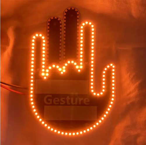 Tecnologia Anti-Atropelamento, Luzes de Gesto para Carros, Fazendo Veículos Falarem!  Grupos de luzes LED de alta intensidade com gestos, visíveis tanto de dia quanto de noite, reduzindo significativamente o risco de colisões traseiras.  Adequado para múltiplos cenários, transmitindo visualmente as intenções de direção, apresentando um estilo tecnológico minimalista e design de baixo consumo de energia, garantindo segurança em cada viagem.