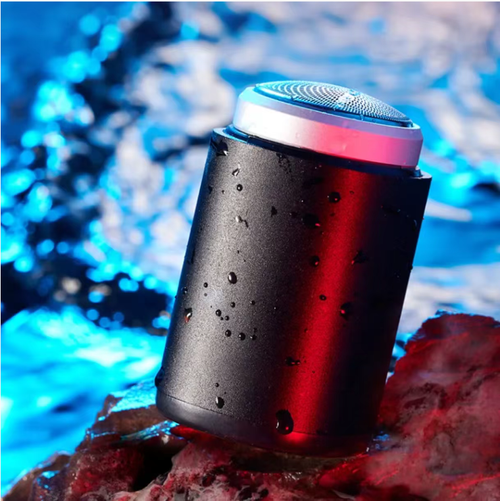 Essa mini navalha é tão pequena e portátil quanto um ovo.  Ele permite que você se barbeie convenientemente a qualquer hora e em qualquer lugar.  A lâmina afiada garante a remoção eficiente dos pelos.  O design anti-gotejamento o torna adequado tanto para condições secas quanto úmidas.  Fácil de limpar e manter, é seguro e confortável.  Ele mantém você sempre fresco e é a escolha ideal para homens quando viajam ou estão em casa!  Isso ajuda você a sempre demonstrar confiança!
