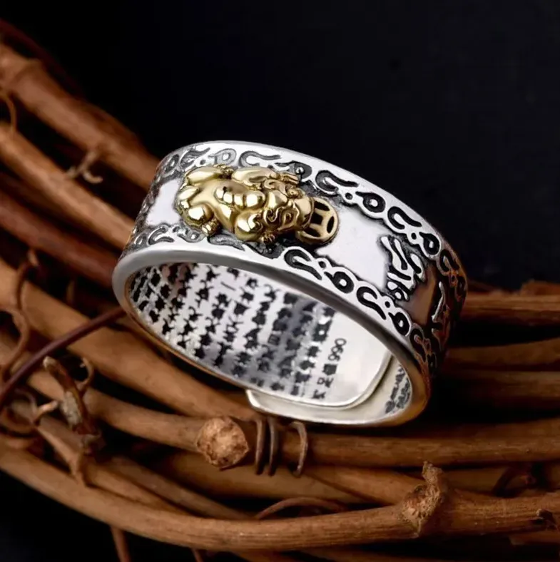 Anel totem de animal da fortuna, 2 peças por caixa, se você fizer um pedido hoje, receberá 5 caixas. Que a fortuna traga suas mãos cheias de riqueza! 4 anéis totens banhados a ouro, com escrituras na base de prata e pedras preciosas e incrustações de ágata, atraindo riqueza e também mostrando nobreza. Você pode mudar o estilo usando você mesmo, o significado do presente é suficiente, adequado para vários estilos, e soldar o totem da sorte nas pontas dos dedos.