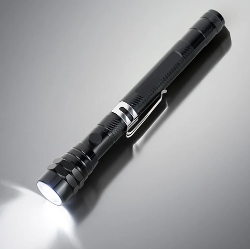 Esta lanterna flexível, magnética e extensível pode ser dobrada até 17cm para maior portabilidade, e pode ser estendida até 57cm com uma mangueira flexível que pode ser dobrada livremente.  Possui dois acessórios magnéticos fortes, que também podem consertar ferramentas, possui 3 luzes LED de alta intensidade para iluminar cantos escuros.  É à prova de ferrugem e durável, adequado para reparos automotivos, decoração e uso doméstico.  É o salvador para cantos escondidos em qualquer espaço.