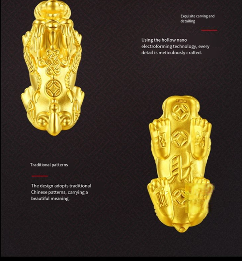 Um pingente de ágata preta adornado com máscaras de dragão douradas, a superfície do pingente é gravada com palavras auspiciosas.  Quando você levanta a mão, simboliza 'atrair riqueza e reunir bênçãos'.  Não é ostensivo usá-lo diariamente.  O preço do leilão de hoje foi de 100 yuans por 4 peças.  Vou guardar para mim e dar para minha família para trazer sorte – ao usar 'abundância de riqueza' no pulso, minha vida vai ficar cada vez mais tranquila.