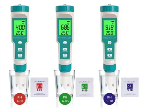 Esta caneta de teste de qualidade da água 7 em 1 desbloqueia sete indicadores essenciais com um simples toque: valor de pH, potencial de oxidação-redução (ORP), sólidos totais dissolvidos (TDS), condutividade elétrica (CE), salinidade, resistividade e temperatura da água. Da acidez e alcalinidade ao teor de contaminantes, da atividade da água ao estado físico, cada indicador está intimamente relacionado com a segurança da água potável e com a experiência do utilizador.